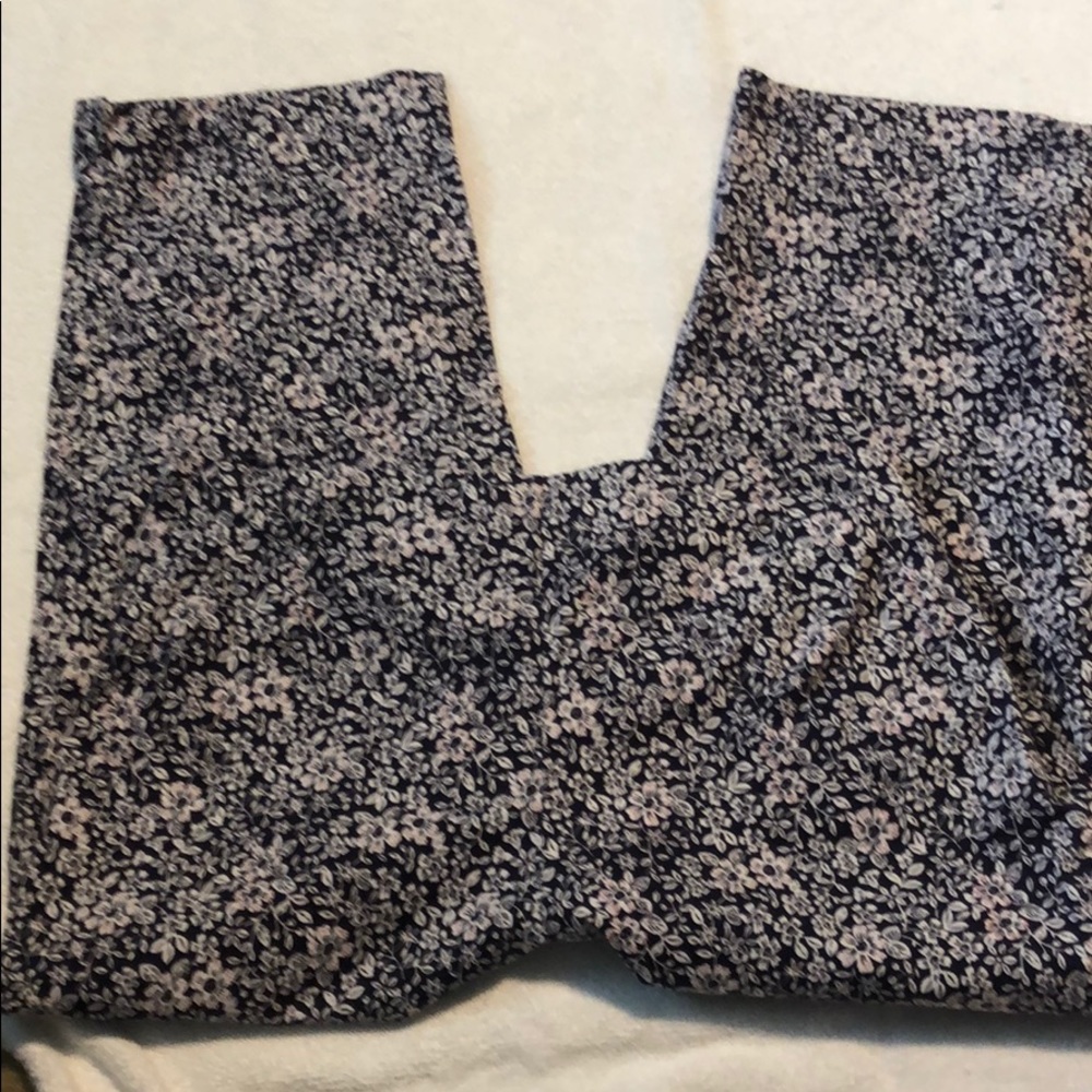 SIZE 10 CLASSIC BLUES COLLECTION CAPRI PANTS